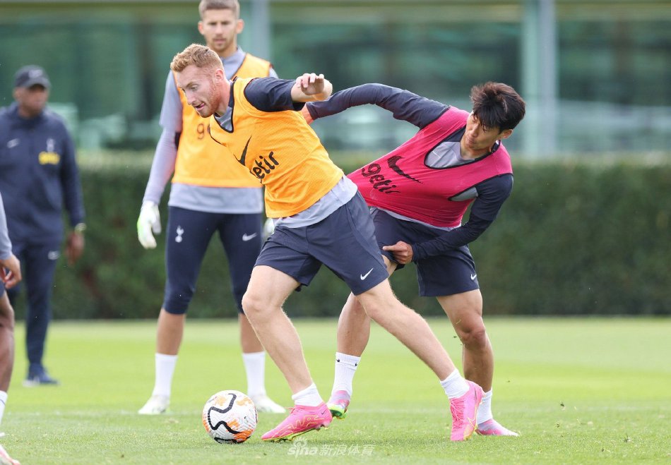 西蒙斯在关 西蒙斯在关