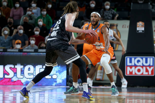 年度巅峰对 年度巅峰对